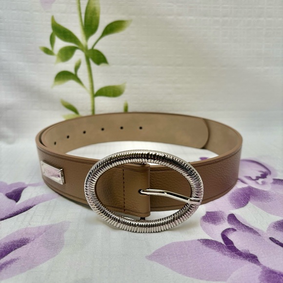 Steve Madden Accessories - NEW Steve Madden Tan Faux Leather Large Oval Silver Buckle Belt Size Small